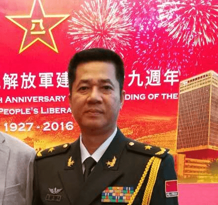 驻港部队政委，时代的领航者，香港稳定的守护者