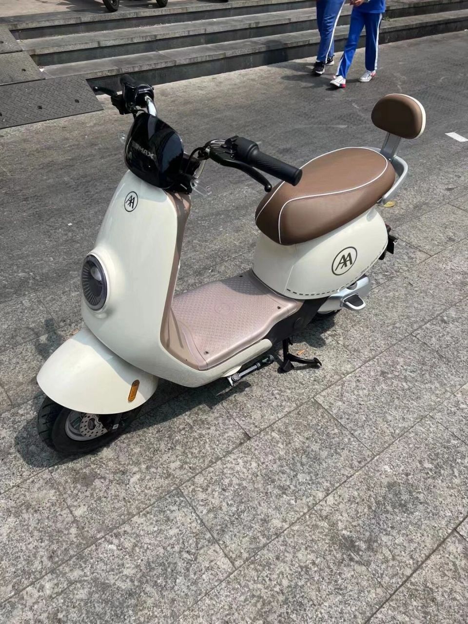 爱玛最新款电动车，引领未来出行，探索无限魅力