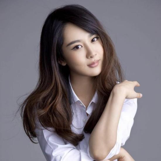 杨紫最新动态，星光璀璨，魅力无限展现