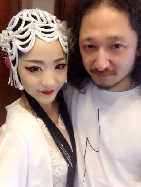 最新定妆照，时尚魅力的瞬间定格