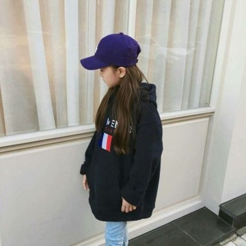 最新戴帽子潮流，时尚魅力与个性表达的全解析