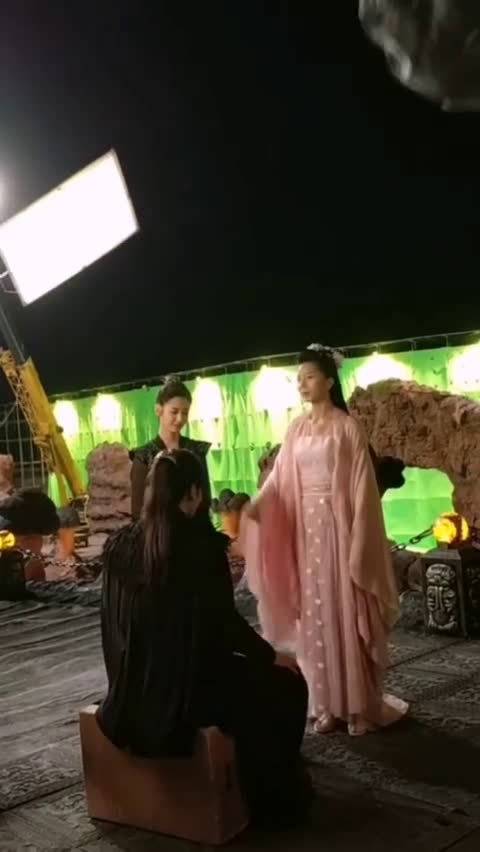 香蜜最新花絮曝光，捕捉令人心动的瞬间回顾！