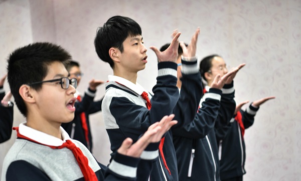 无声的力量，最新手语国歌共鸣情感传递爱国心