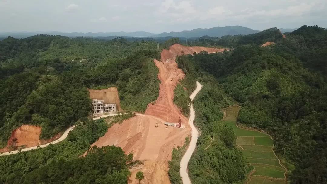 罗秀二级路建设最新进展，通往未来的道路建设之旅启动