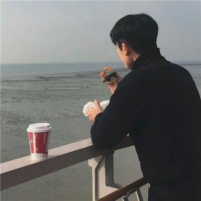 最新QQ男生头像流行趋势，时尚潮流与个性风采的完美结合展示风采